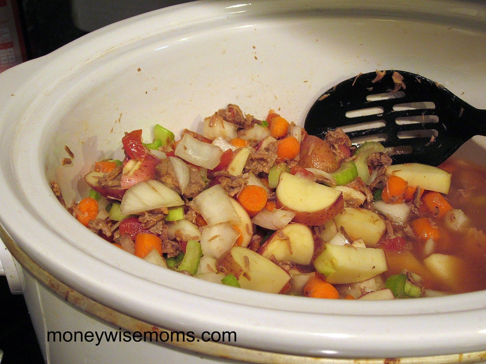 https://moneywisemoms.com/wp-content/uploads/2012/10/Leftovers-Soup.jpg