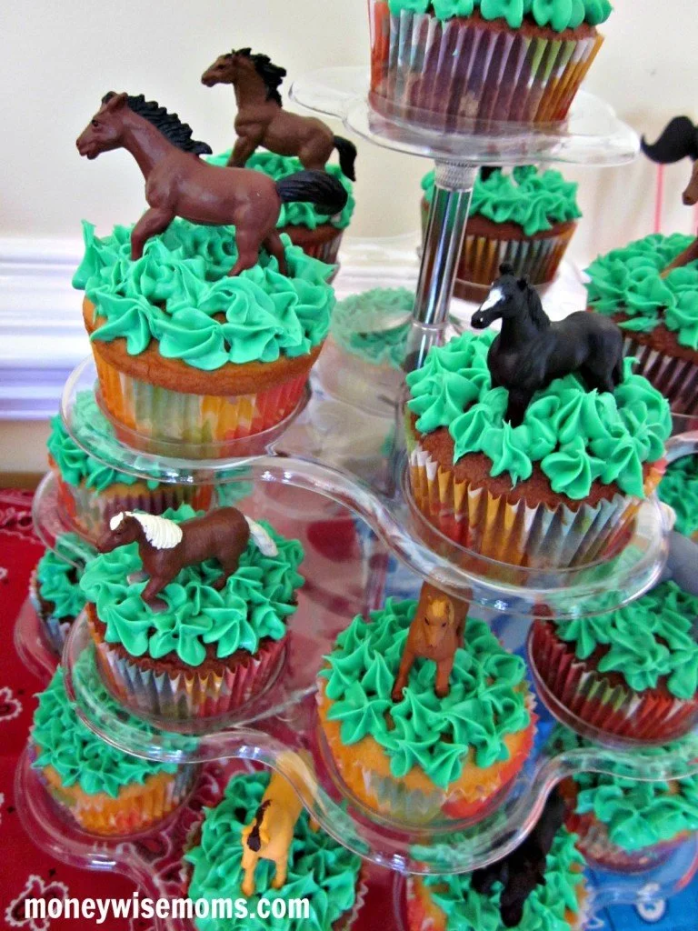 Horse Cupcakes | Western Birthday Party | MoneywiseMoms