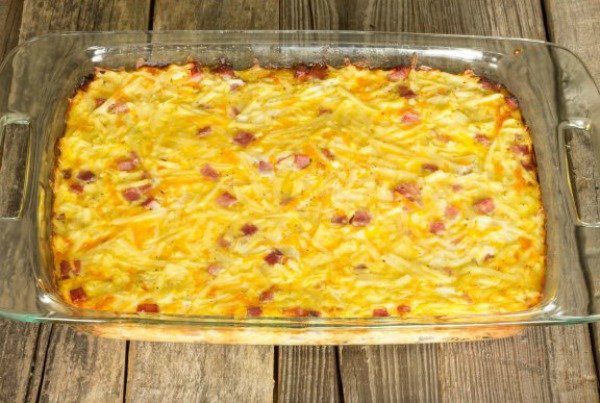 Easy Breakfast Casserole from The Wholesome Dish | Easy Casserole Recipes | MoneywiseMoms