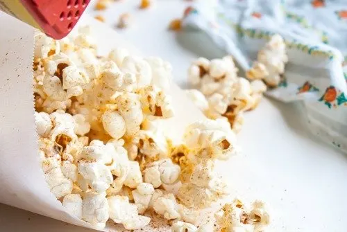 Old Bay Stovetop Popcorn from Blogging Over Thyme | frugal snacks made with #realfood | MoneywiseMoms