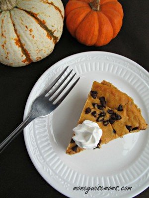 Pumpkin Chocolate Chip Cheesecake | easy recipe with fabulous flavors - impress your guests this Thanksgiving!