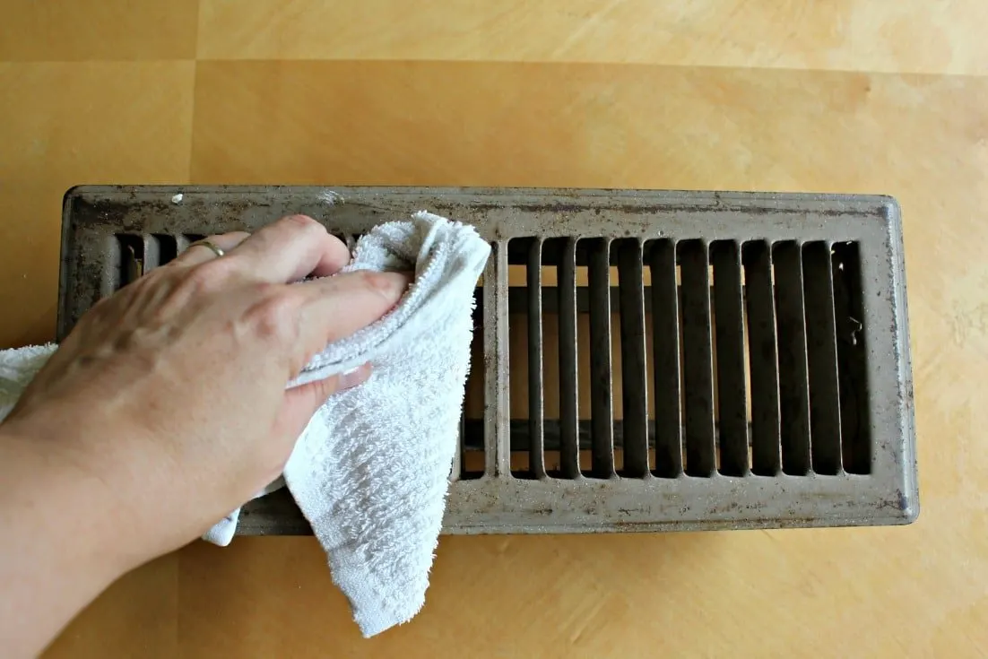 How to paint floor registers - an easy DIY project to update and renew your floor vents