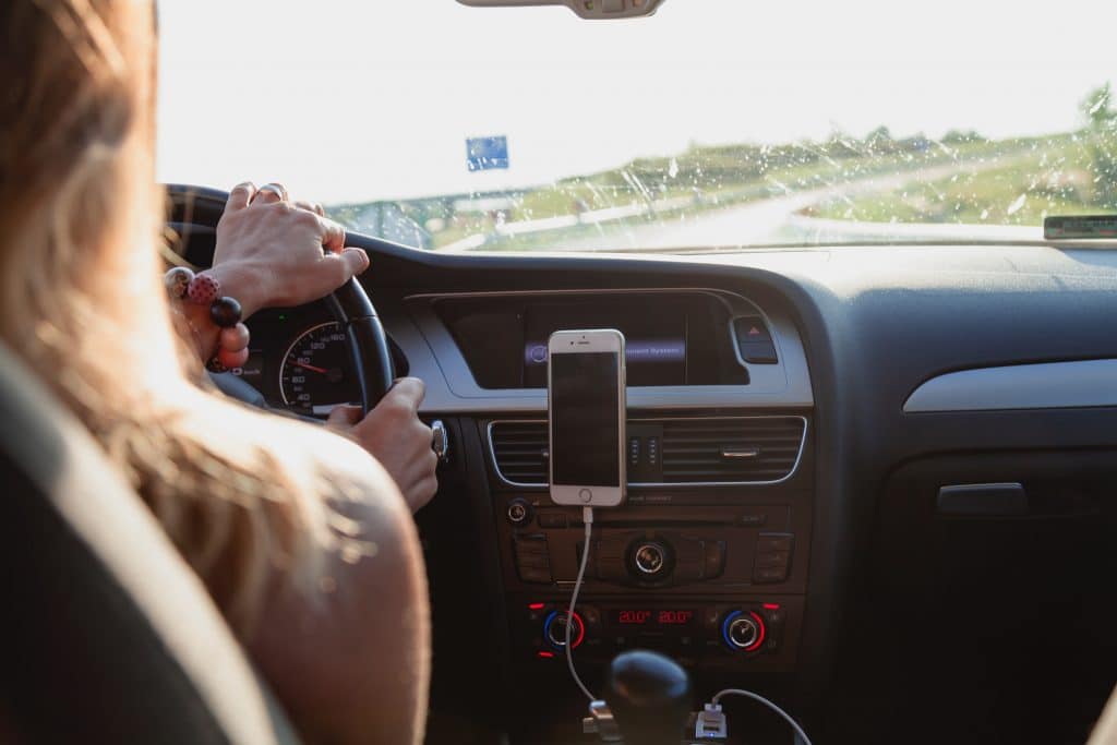 How to save money on car rentals - road trip phone GPS