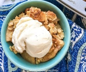 This delicious apple crisp recipe is gluten free, you can also make it with regular flour if you like! Gluten free apple crisp is a great dessert and perfect for parties and family gatherings.