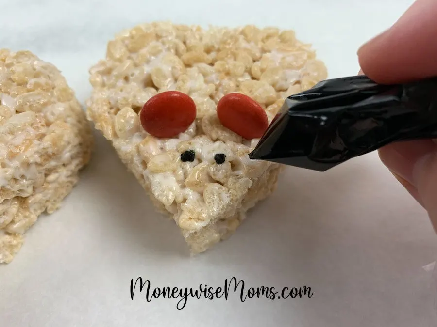 These adorable mice krispie treats for Valentine's Day are easy to make, super cute, and kids can easily help make them! Mice krispie treats are the perfect Valentine's Day treat to share!