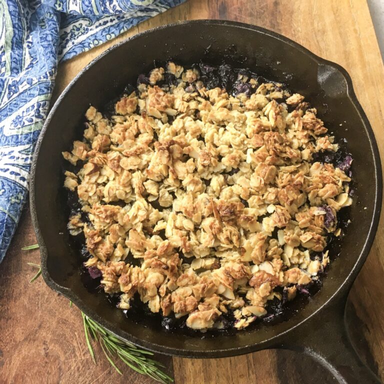 A full pan of finished blueberry crisp.
