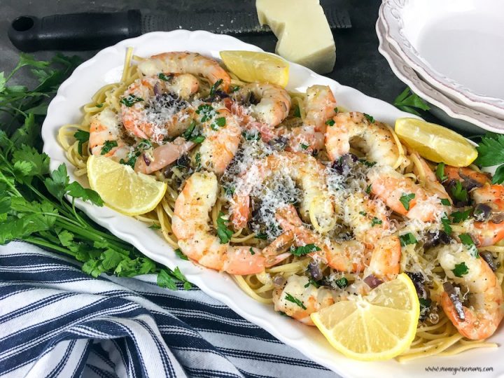 Featured image showing the finished easy shrimp scampi ready to be served.