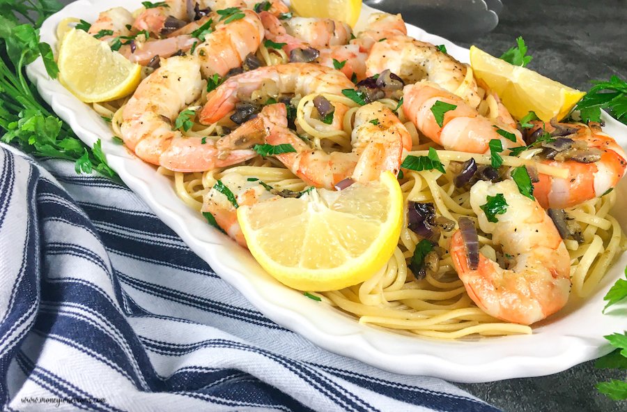 Featured image showing the finished easy shrimp scampi recipe ready to serve.