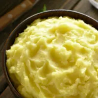 mashed potatoes in wooden bowl