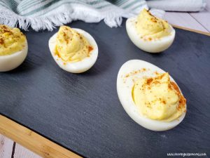 Featured image showing the finished easy deviled eggs recipe ready to eat.