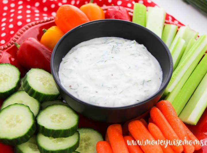 Featured image showing a full bowl of the tzatziki recipe ready to eat.