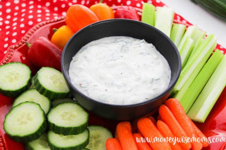 Featured image showing a full bowl of the tzatziki recipe ready to eat.