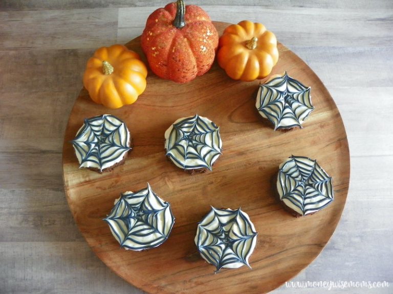 Featured image showing the finished spooky halloween brownies ready to eat.