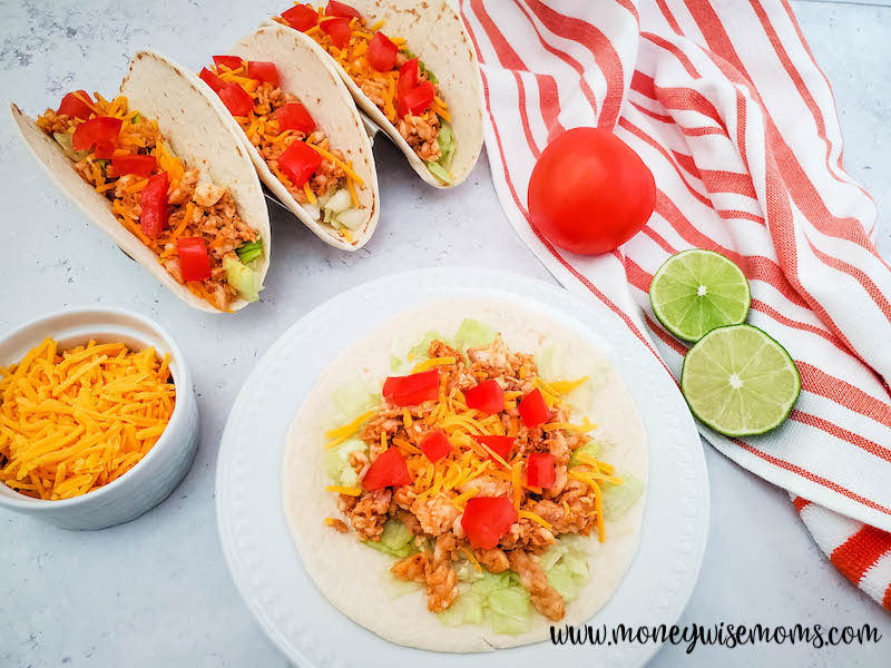 Featured image showing the finished fish tacos with tilapia ready to eat