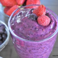 featured image showing finished non dairy berry smoothie.