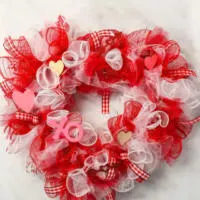 Valentine Deco Mesh Wreath-cover image