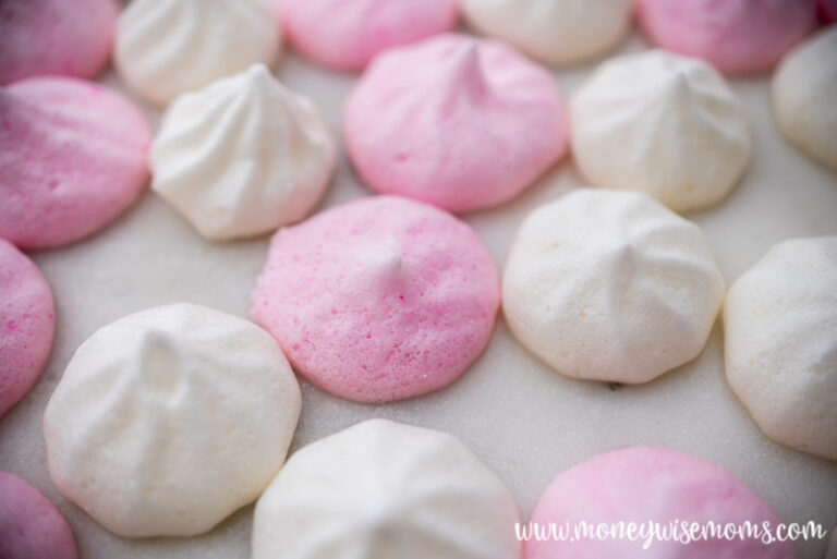 finished meringue cookies.