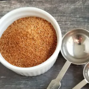 featured image showing the finished homemade chili seasoning.