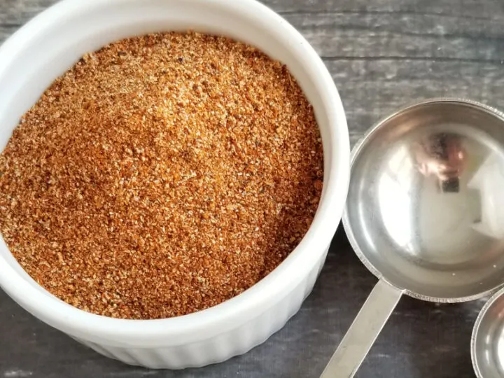 featured image showing the finished homemade chili seasoning.