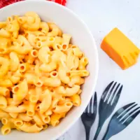 Slow Cooker Mac and Cheese-cover image