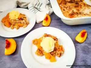 featured image showing finished recipe for peach dump cake
