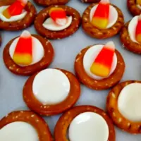 Super Easy Halloween Pretzel Bites-Cover image