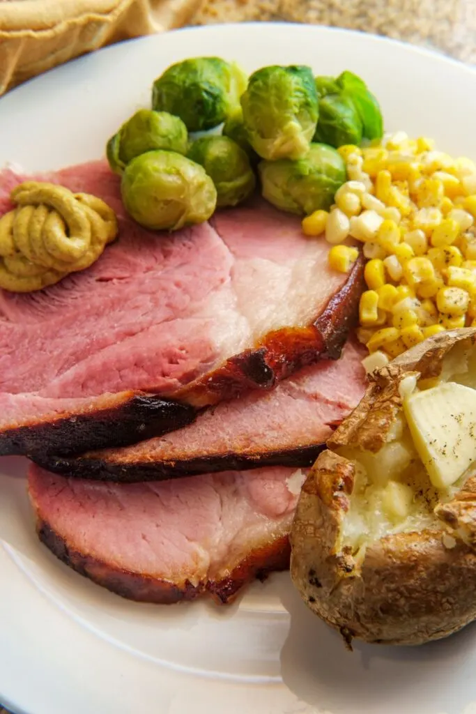 ham dinner with side dishes - what to serve with baked ham